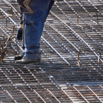 Diferença entre laje treliçada e laje maciça: conheça o desempenho de cada sistema na análise técnica de Valderci Malagosini Machado.