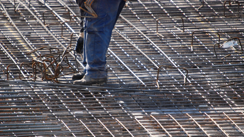Diferença entre laje treliçada e laje maciça: conheça o desempenho de cada sistema na análise técnica de Valderci Malagosini Machado.