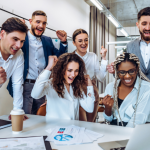 Vitor Barreto Moreira destaca que liderar é gerar resultado, não apenas ocupar cargo.